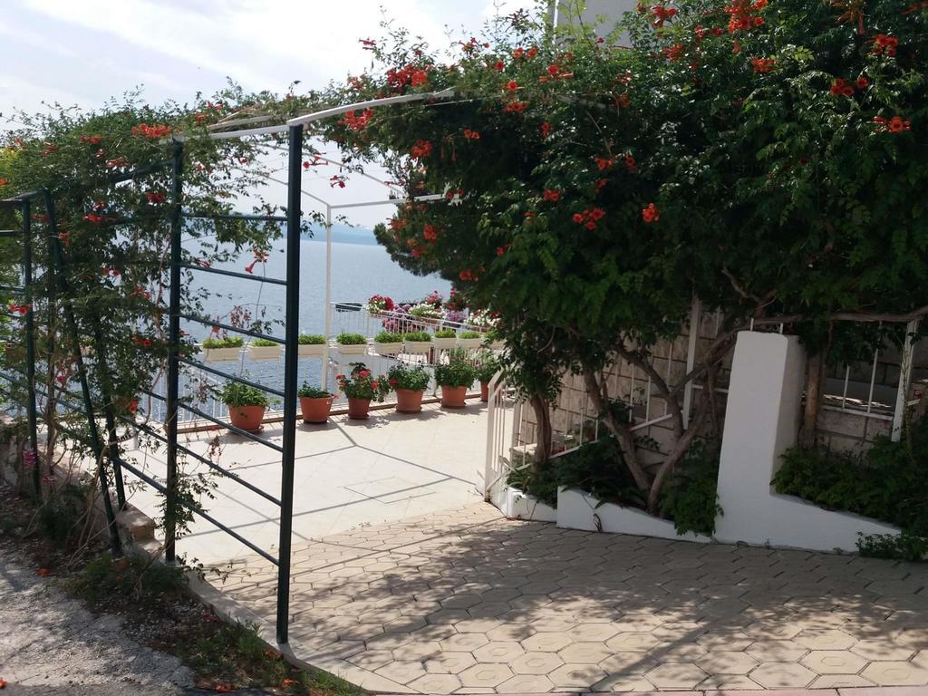 Apartments Jakovic Brela Luaran gambar